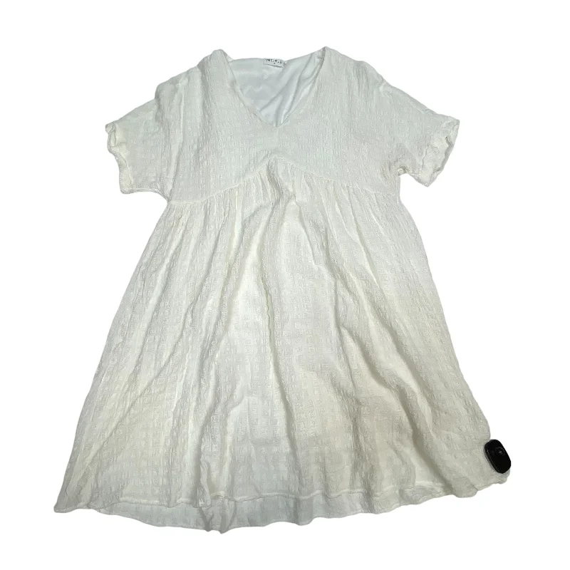 Dress Casual Short By Vestique In White, Size: S